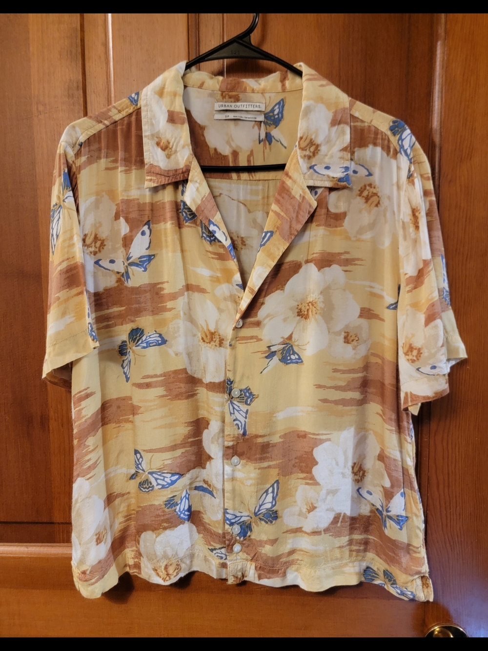 Urban Outfitters Hayden Magnolia Butterfly Floral Camp Shirt Boxy Fit Small